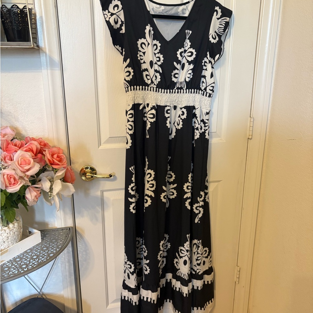 Chic Asymmetrical Black and White Dress